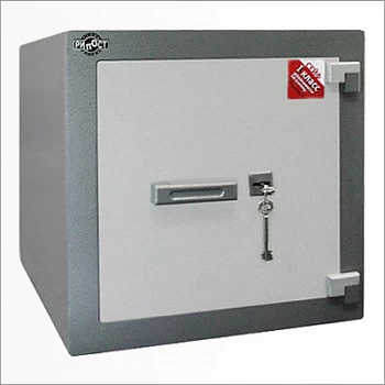 Сейф Рипост BMI 1001 T